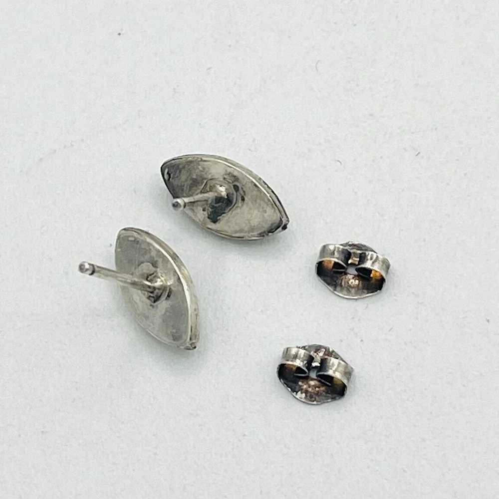 Sterling Silver Unsigned Zuni Needle Point Earrings 1.05g